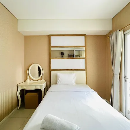 Spacious Studio Room Apartment At Parahyangan Residence By Travelio